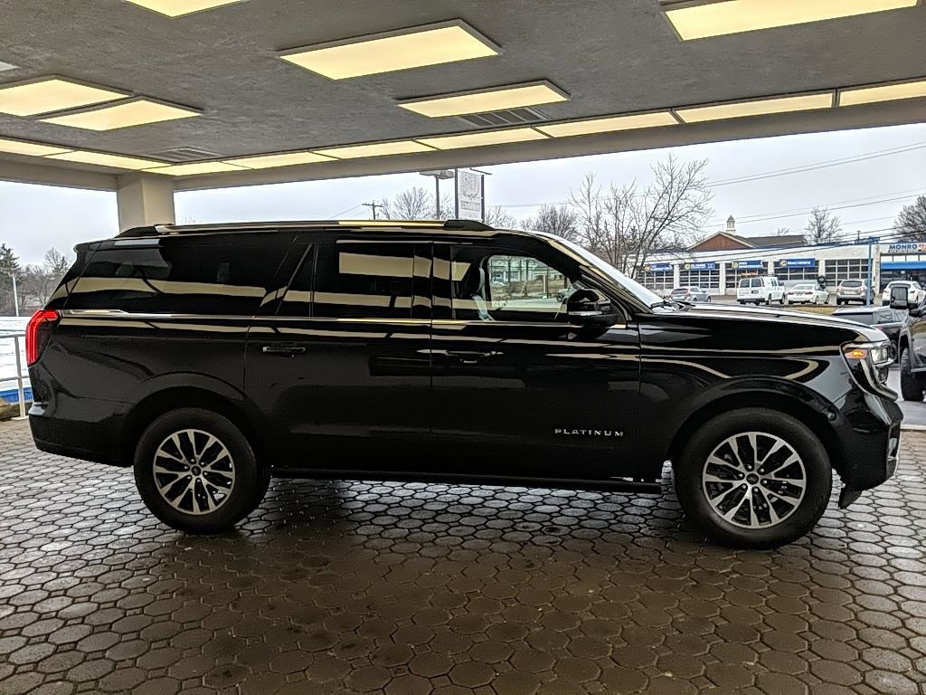 Certified 2025 Ford Expedition Max Platinum image 6