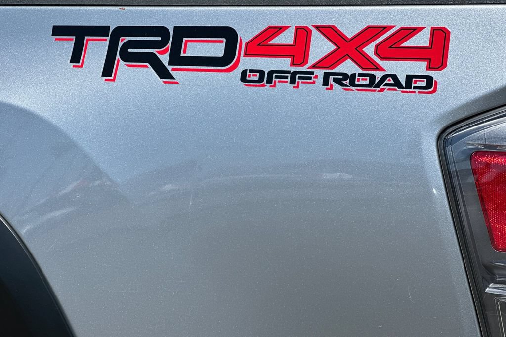 Used 2021 Toyota Tacoma TRD Off-Road w/ Technology Package AWD/4WD image 30