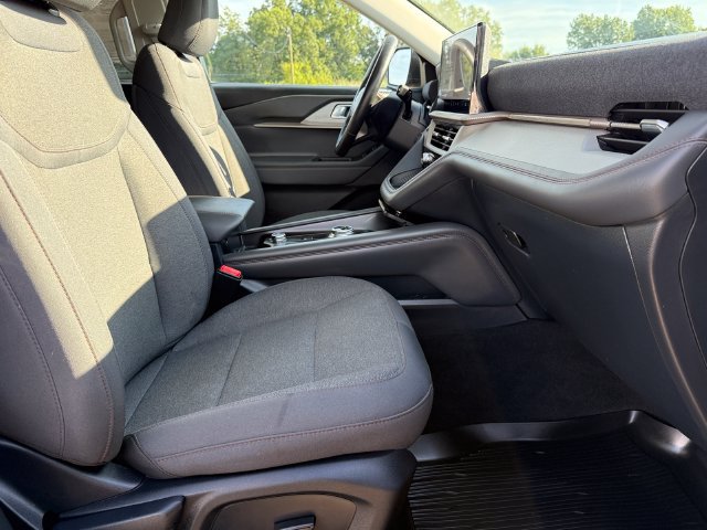 Certified 2025 Ford Explorer Active AWD/4WD image 25