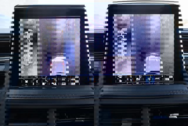 Used 2021 Chevrolet Suburban High Country image 27