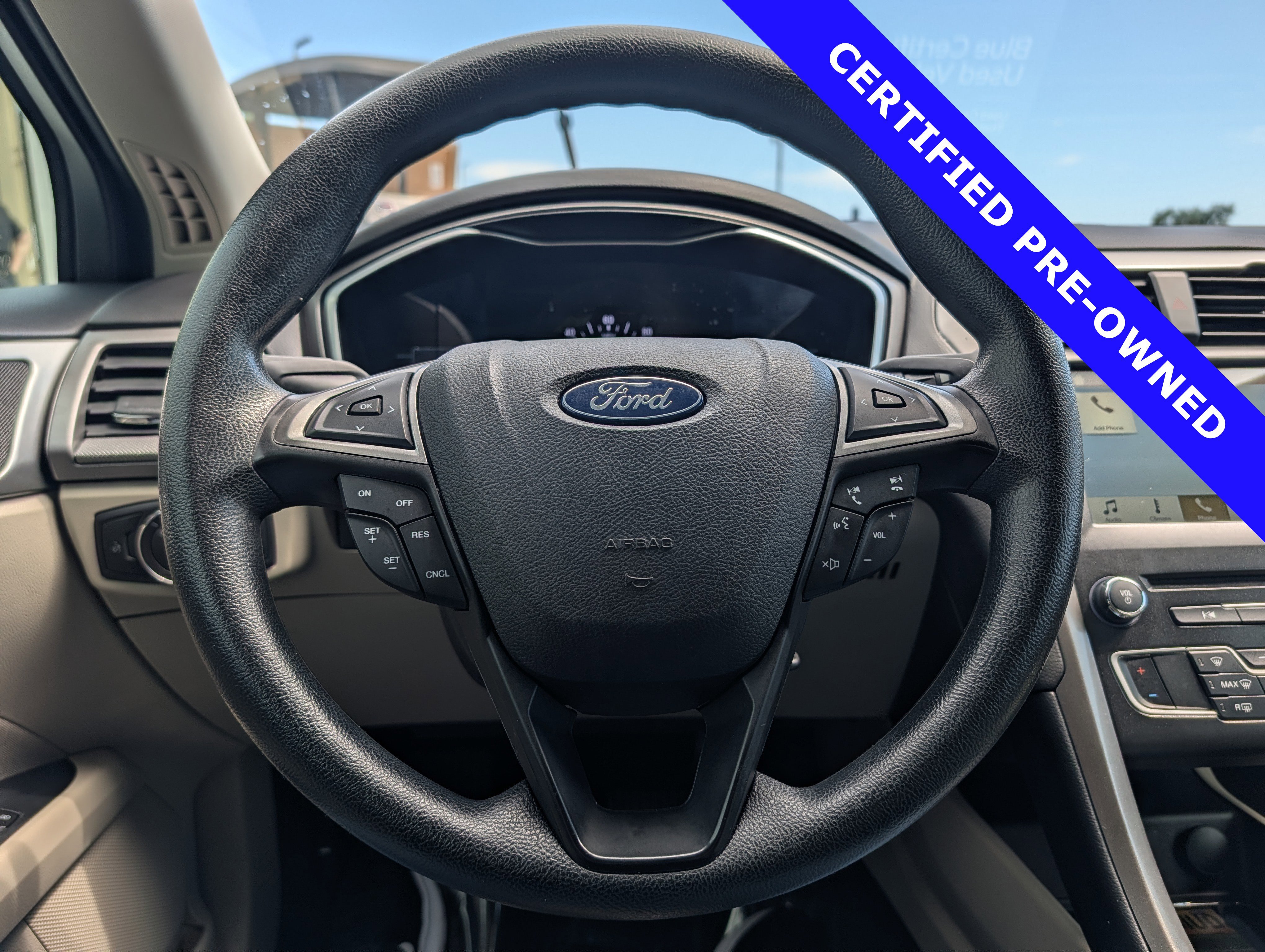 Certified 2018 Ford Fusion SE FWD image 25