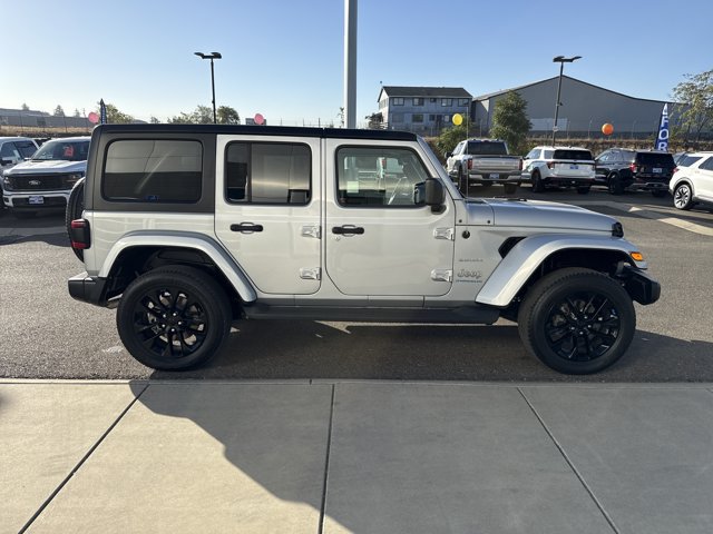 Used 2023 Jeep Wrangler Unlimited Sahara AWD/4WD image 5