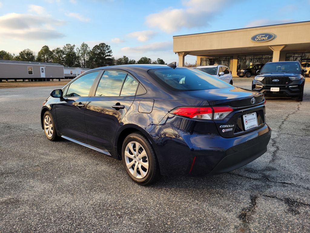 Used 2023 Toyota Corolla LE image 3