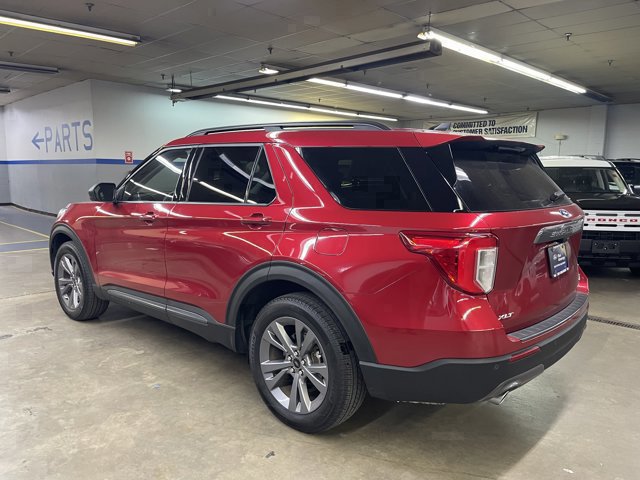 Certified 2021 Ford Explorer XLT w/ Equipment Group 202A AWD/4WD image 3
