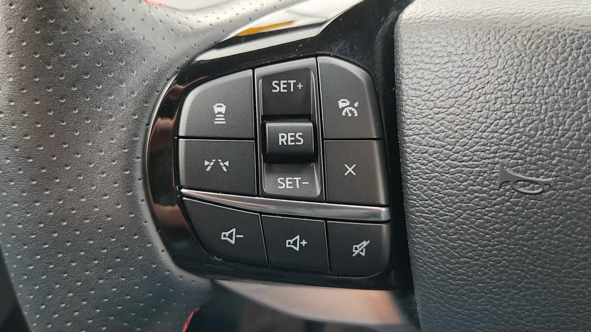 Certified 2025 Ford Explorer ST-Line image 12