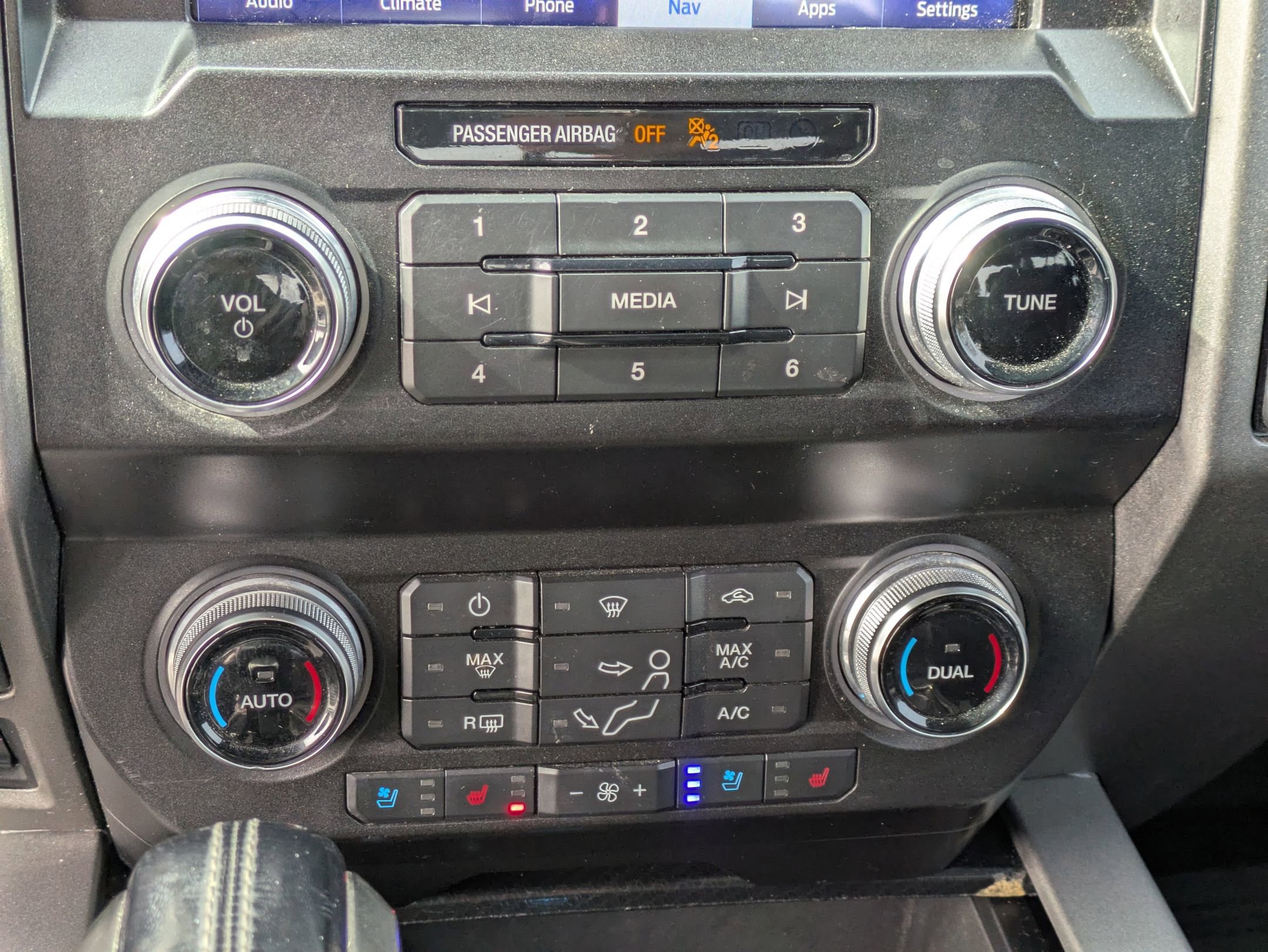 Certified 2018 Ford F150 Raptor w/ Equipment Group 802A Luxury image 27