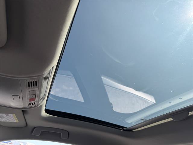 Used 2025 Volkswagen Jetta SE FWD image 11