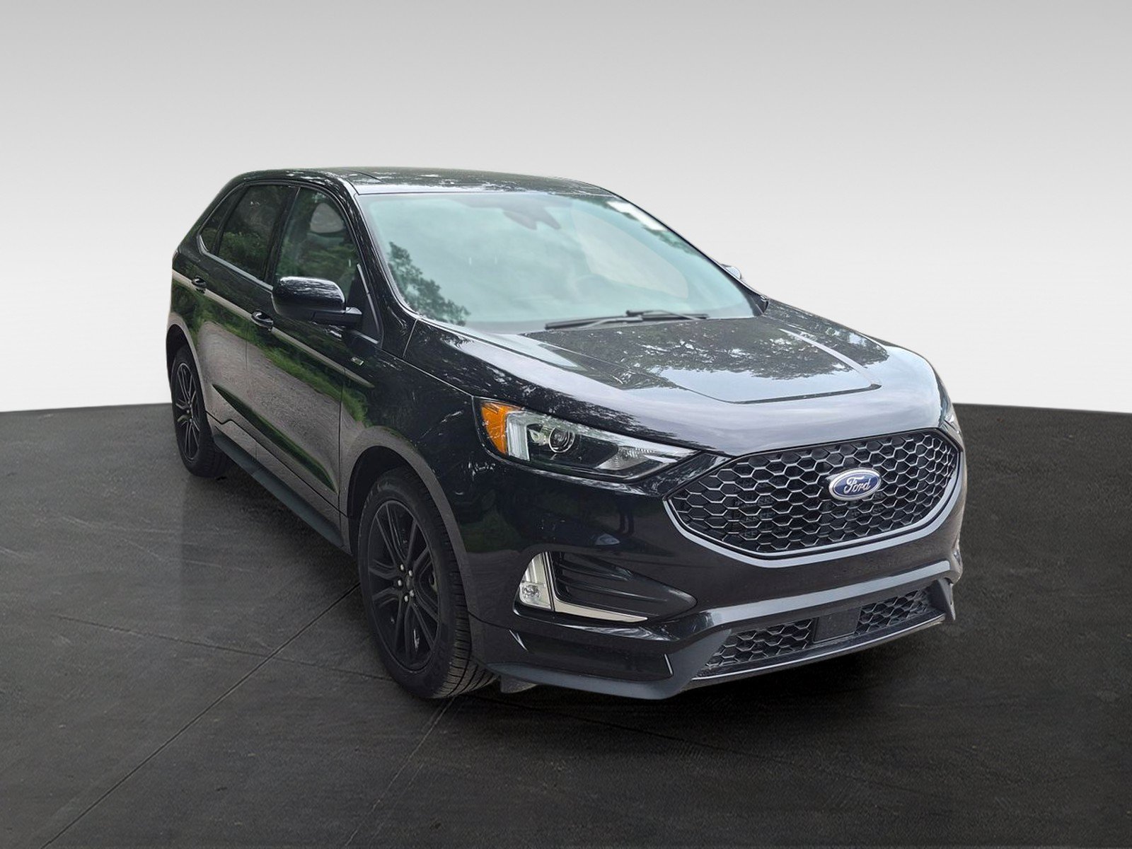 Certified 2024 Ford Edge ST-Line AWD/4WD image 3