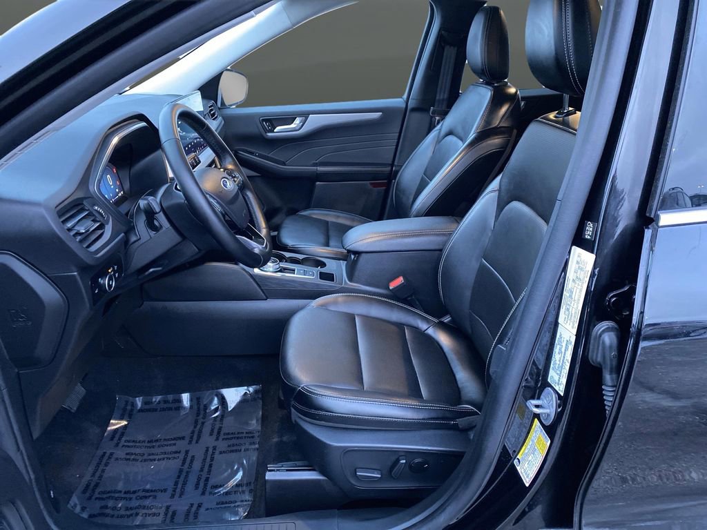 Certified 2025 Ford Escape Platinum image 5