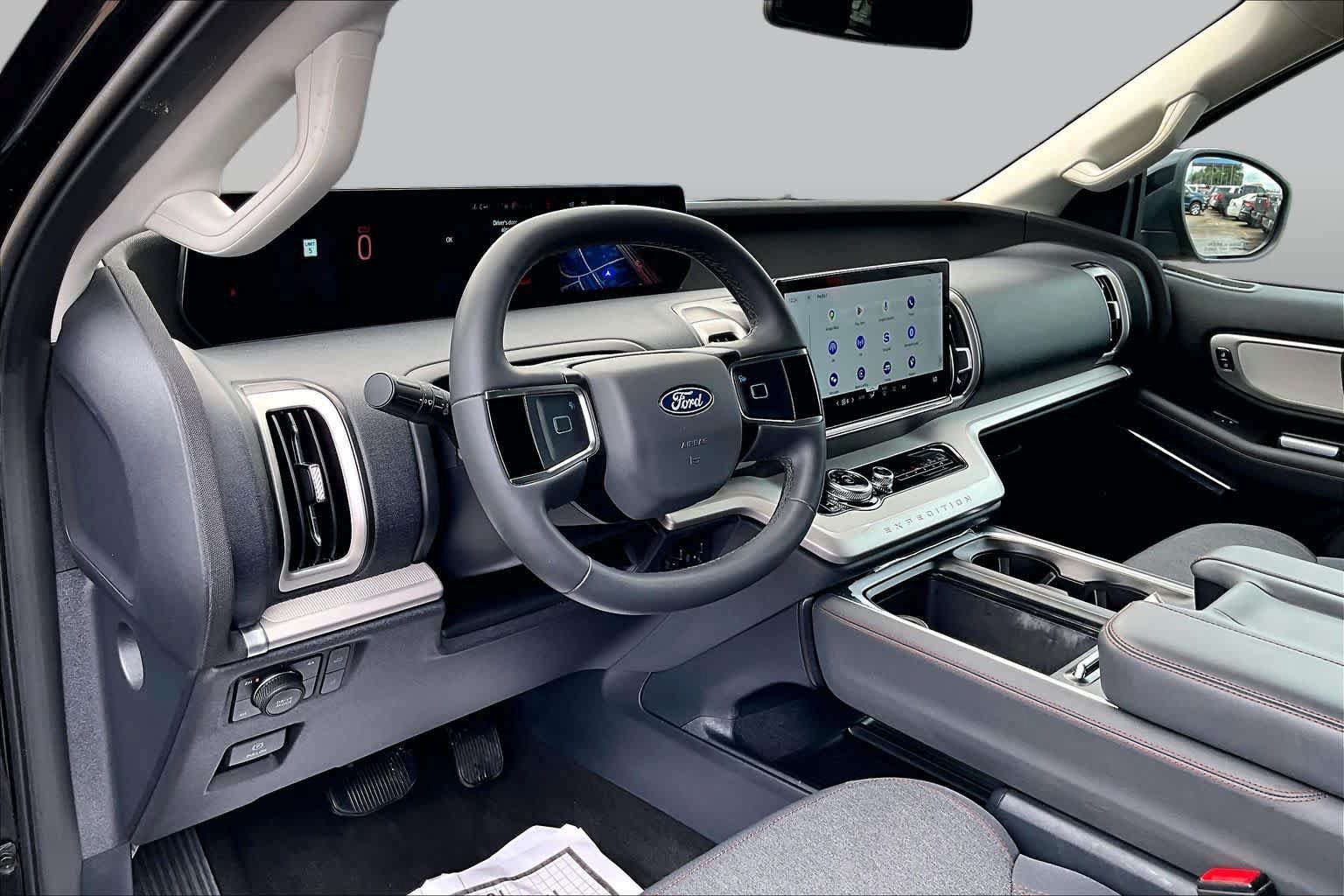 Certified 2025 Ford Expedition Active AWD/4WD image 18