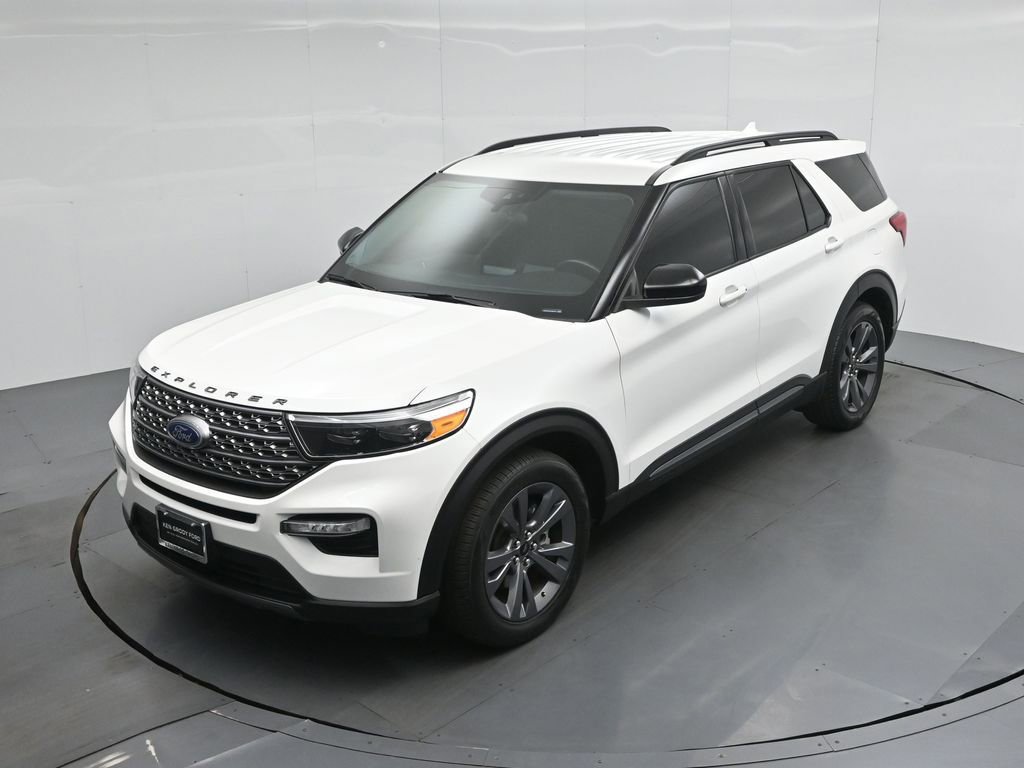 Certified 2023 Ford Explorer XLT w/ Equipment Group 202A RWD image 35