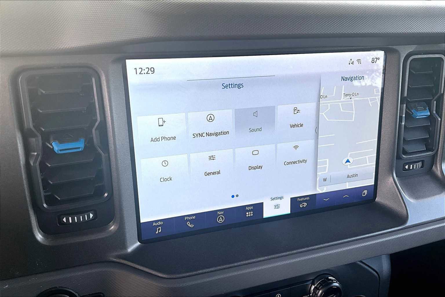 Certified 2024 Ford Bronco Black Diamond image 29