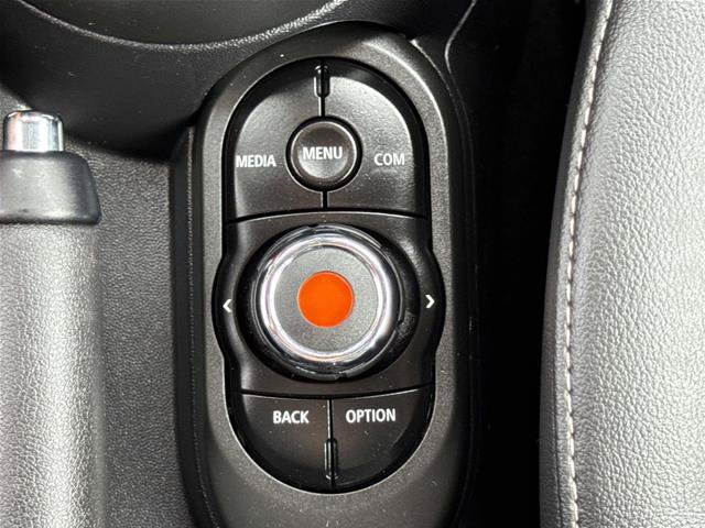 Used 2020 MINI Cooper 4-Door Hardtop FWD image 26