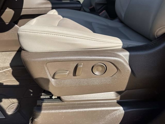 Used 2022 Chevrolet Tahoe Z71 w/ Z71 Off-Road Package image 19