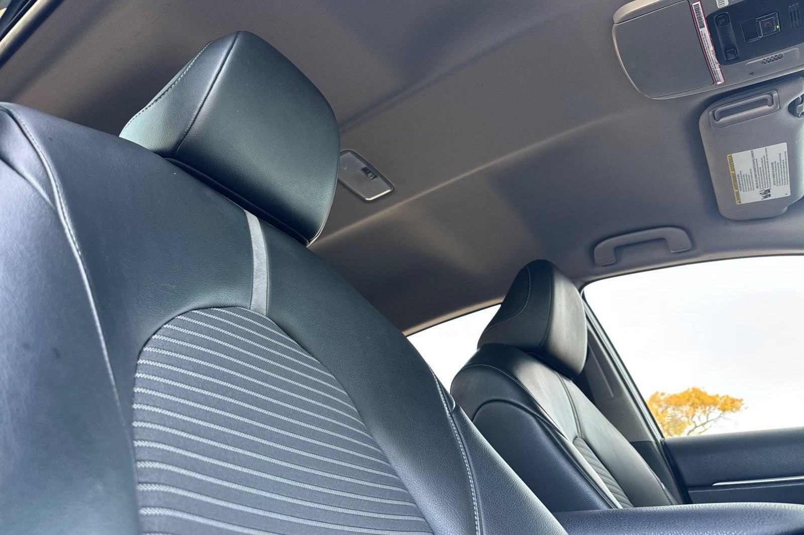 Used 2022 Toyota Camry SE FWD image 17