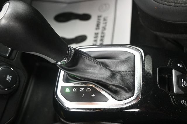 Used 2022 Jeep Renegade Altitude w/ Convenience Group AWD/4WD image 14