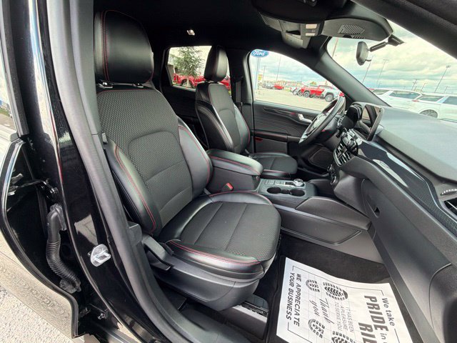 Certified 2025 Ford Escape ST-Line FWD image 19