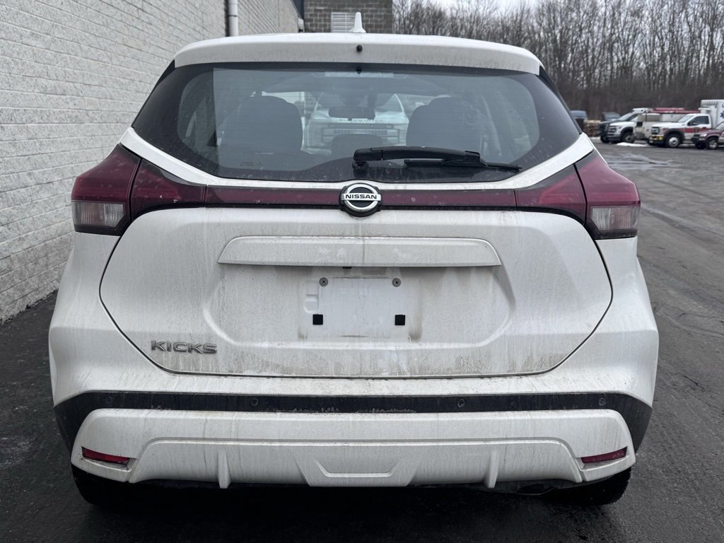 Used 2021 Nissan Kicks S image 4