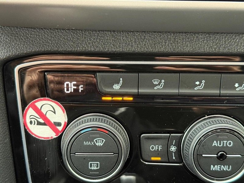 Used 2023 Volkswagen Atlas Cross Sport SE image 19