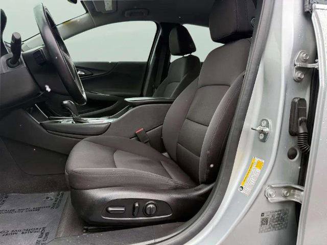 Used 2018 Chevrolet Malibu LT image 19