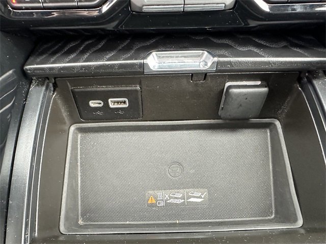 Used 2024 GMC Yukon XL Denali w/ Advanced Technology Package image 25