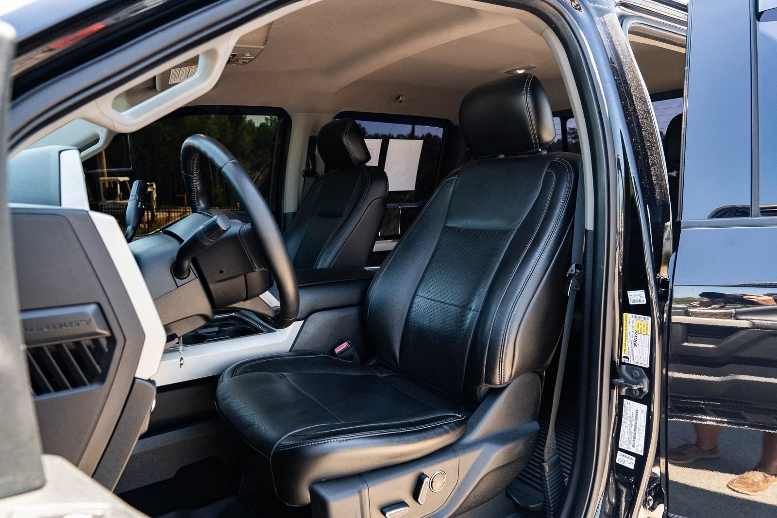 Certified 2019 Ford F250 Lariat w/ Lariat Value Package AWD/4WD image 19