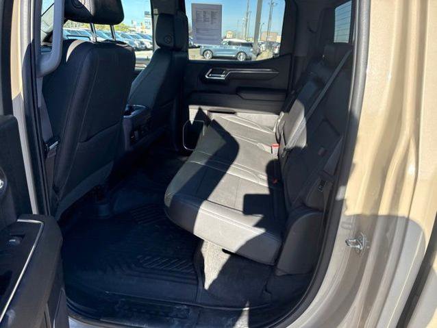 Used 2022 Chevrolet Silverado 1500 LT Trail Boss w/ LT Trail Boss Premium Package AWD/4WD image 14