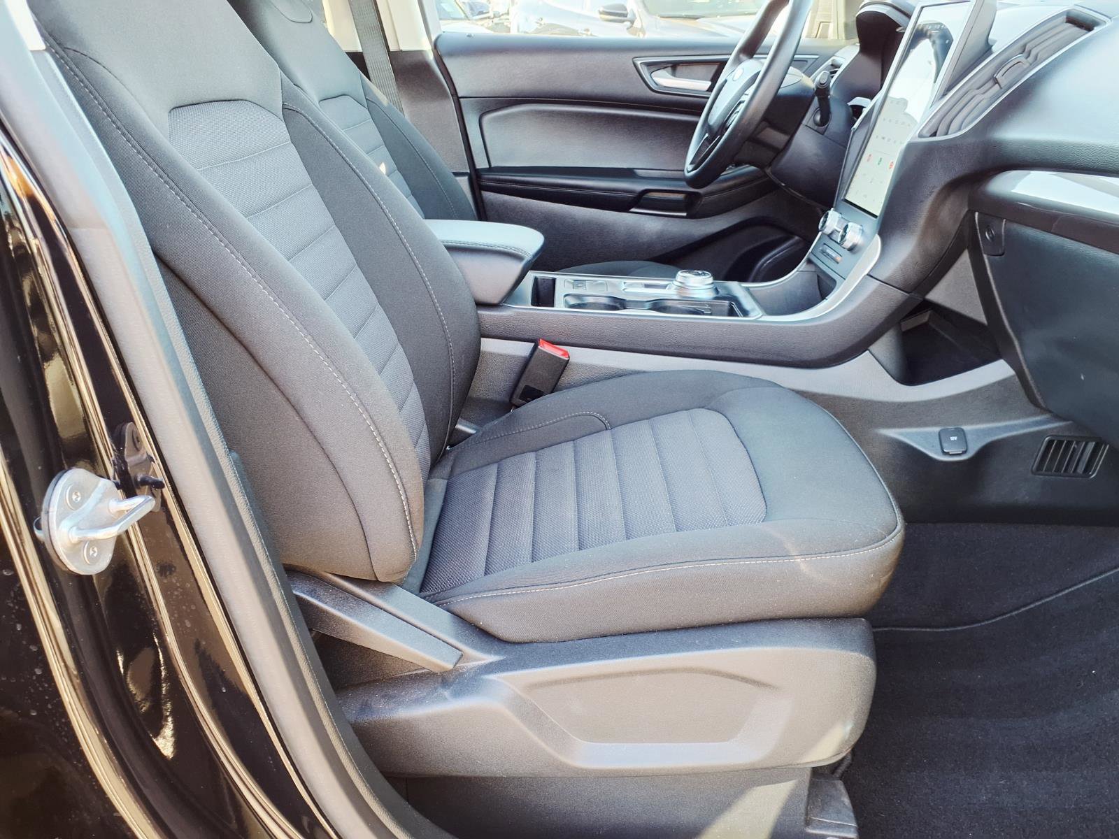 Certified 2024 Ford Edge SE image 11