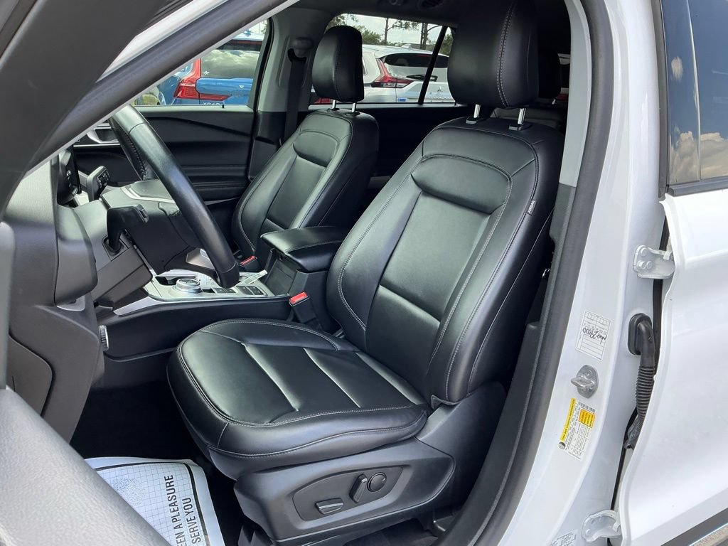 Certified 2023 Ford Explorer XLT w/ Equipment Group 202A RWD image 25