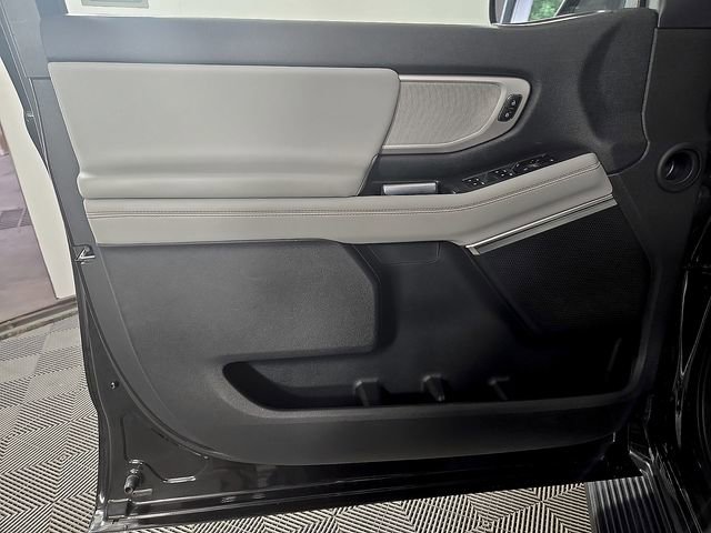 Certified 2025 Ford Expedition Active AWD/4WD image 14