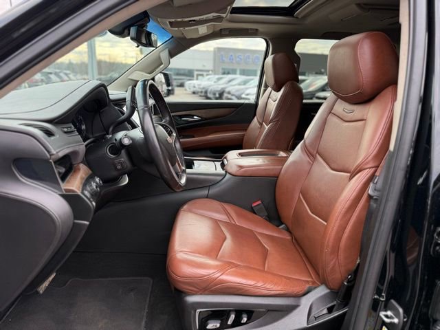 Used 2019 Cadillac Escalade Premium Luxury image 19