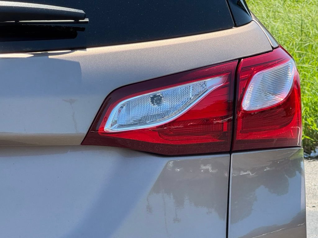 Used 2019 Chevrolet Equinox LT w/ Driver Convenience Package FWD image 12