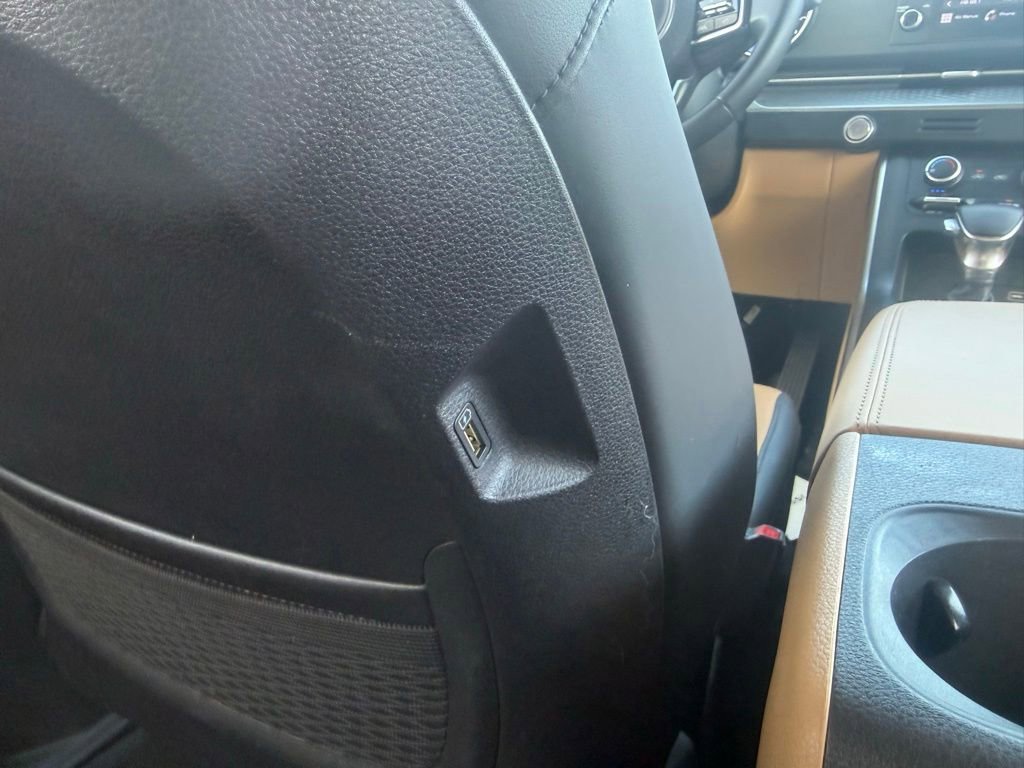 Used 2024 Kia Carnival LX FWD image 41