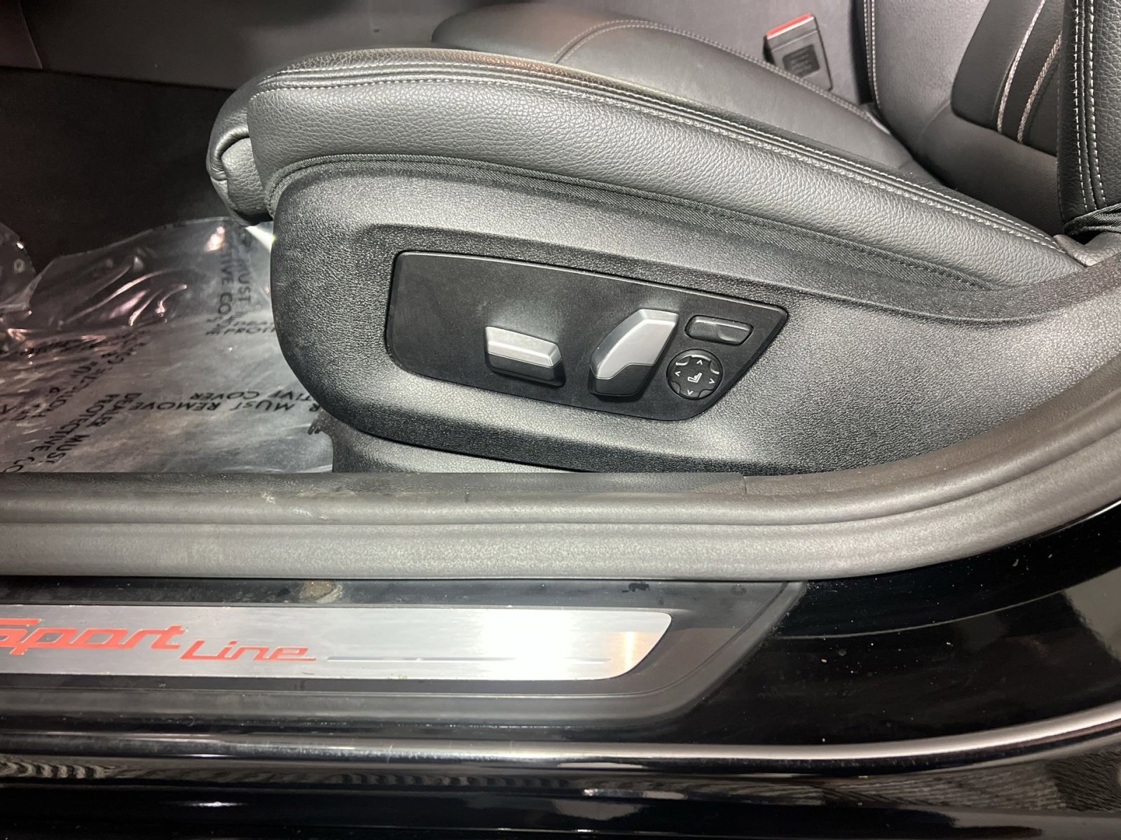 Used 2019 BMW 540i xDrive w/ Premium Package image 12