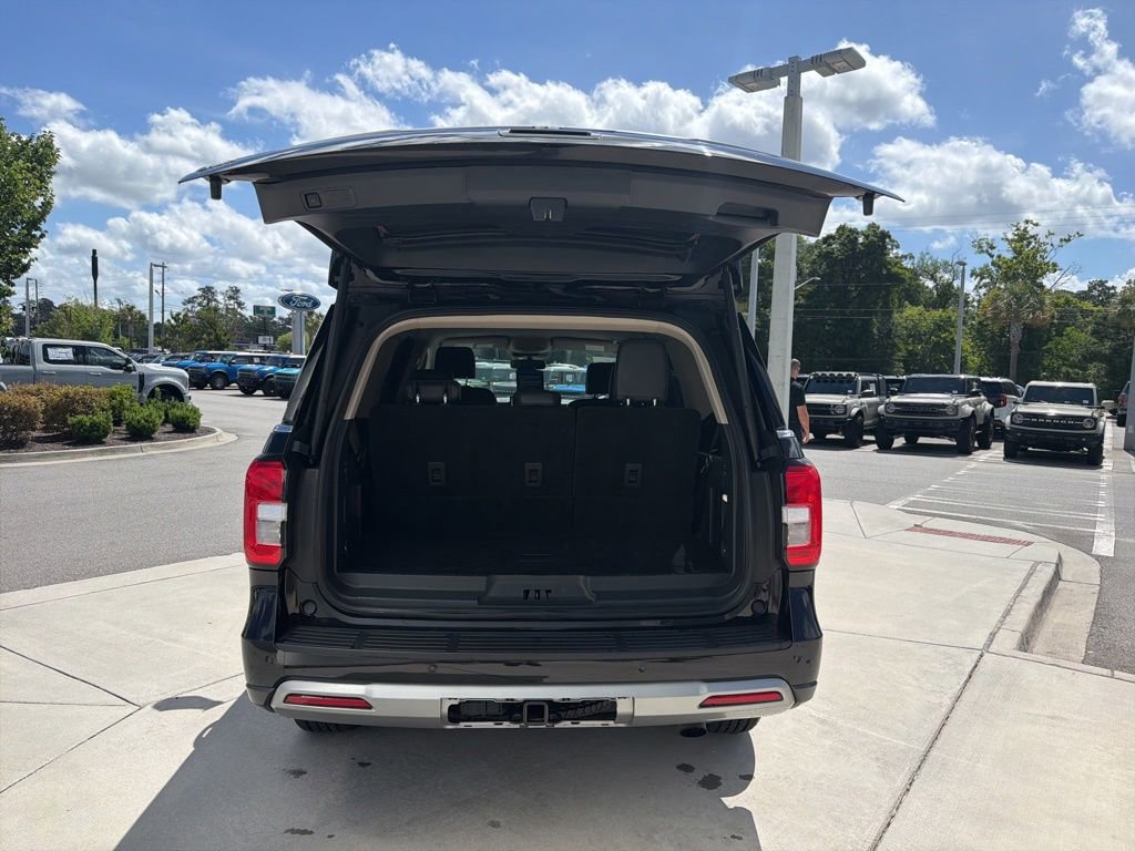 Certified 2024 Ford Expedition XLT RWD image 9