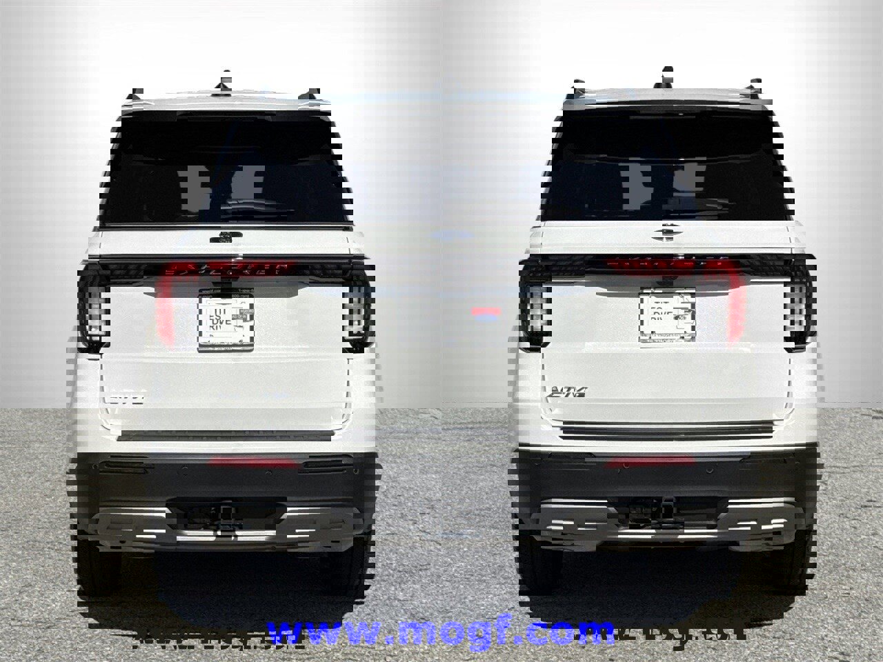 Certified 2025 Ford Explorer Active w/ Active Comfort Package image 3