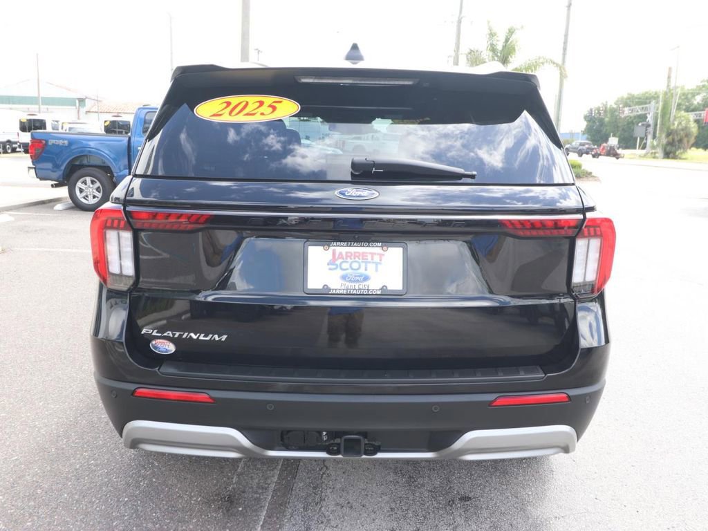 Certified 2025 Ford Explorer Platinum image 4