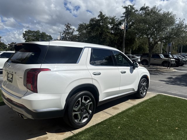 Used 2024 Hyundai Palisade SEL w/ Premium Package AWD/4WD image 2