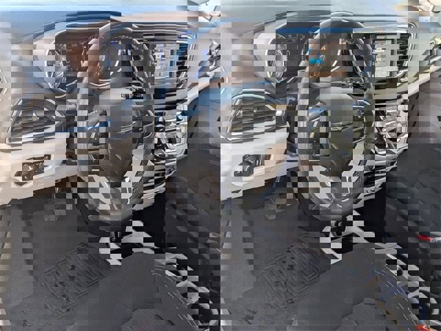 Used 2022 Chrysler Voyager LX image 11