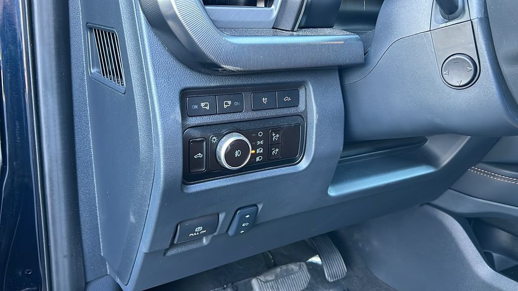 Certified 2024 Ford F250 Platinum w/ FX4 Off-Road Package AWD/4WD image 14