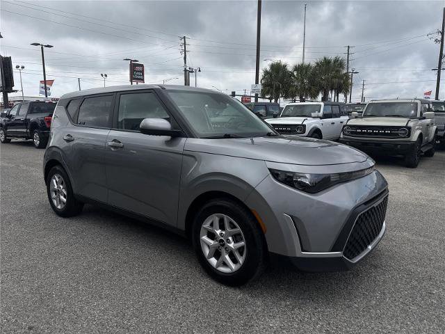 Used 2024 Kia Soul LX w/ Option Group 015 FWD image 7