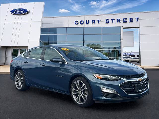 Used 2025 Chevrolet Malibu LT FWD image 3