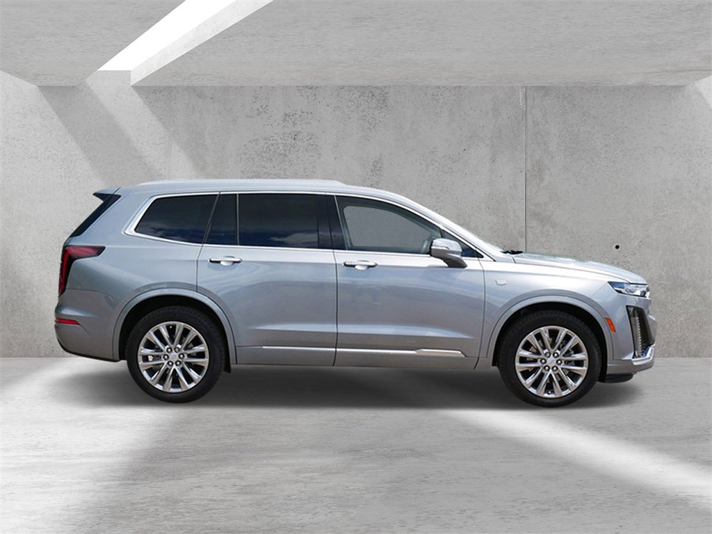 Used 2023 Cadillac XT6 Premium Luxury image 2