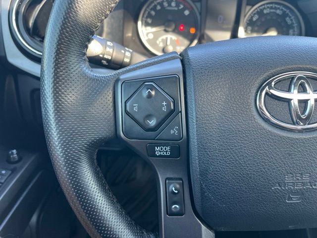 Used 2020 Toyota Tacoma TRD Off-Road w/ TRD Premium Off Road Package AWD/4WD image 16