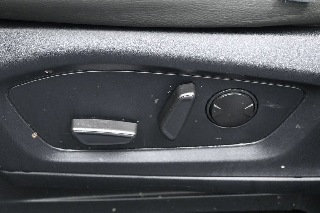 Certified 2023 Ford Explorer XLT RWD image 11