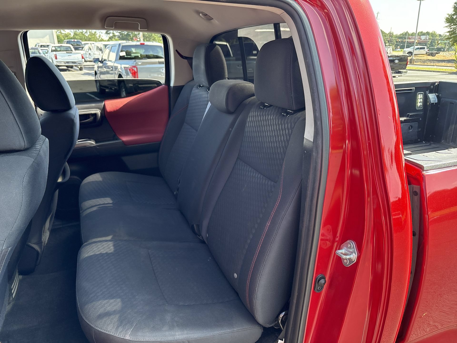 Used 2022 Toyota Tacoma SR5 w/ Technology Package RWD image 15