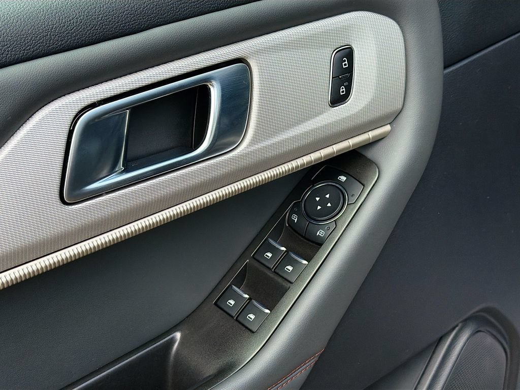 Certified 2025 Ford Explorer Active w/ Active Comfort Package AWD/4WD image 19