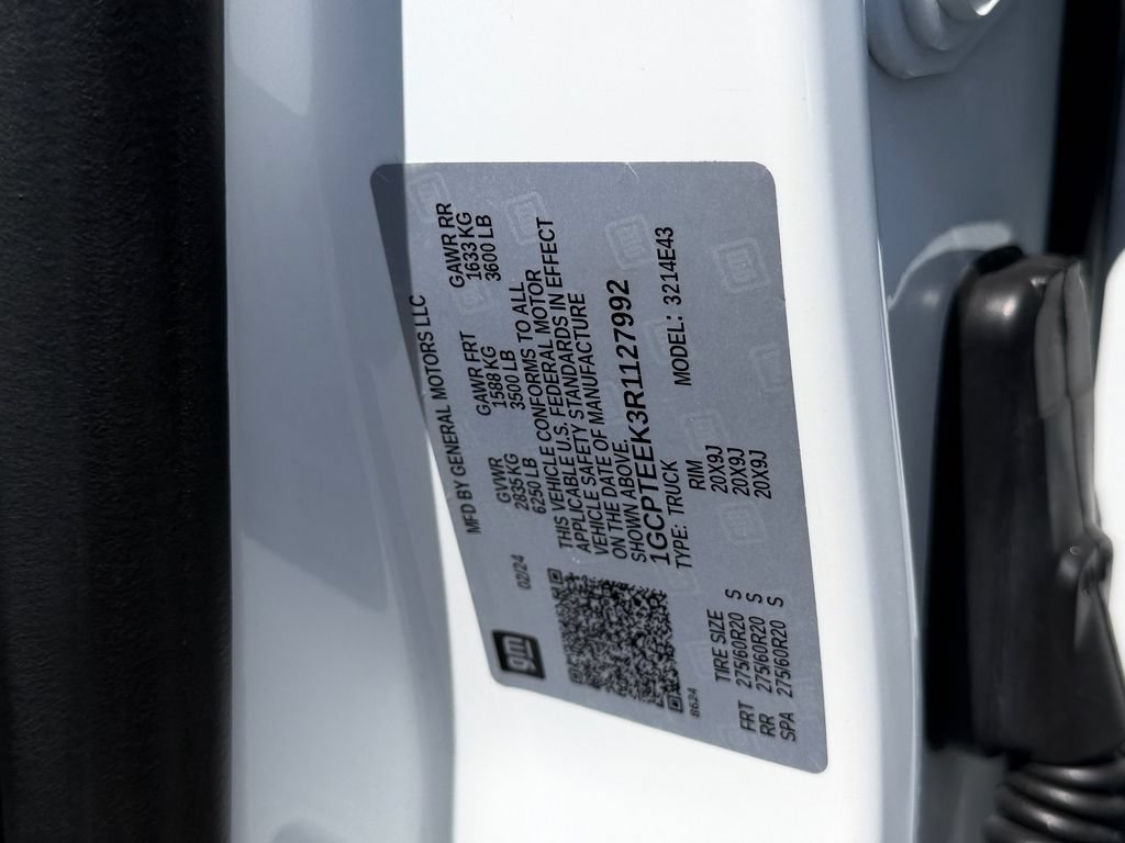 Used 2024 Chevrolet Colorado Trail Boss w/ Technology Package AWD/4WD image 19