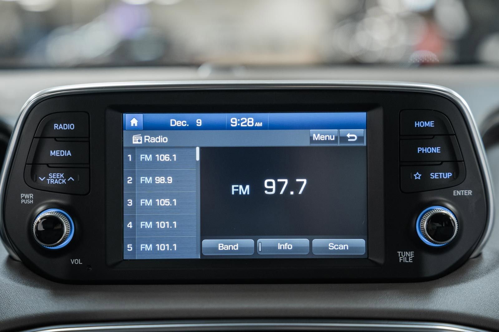 Used 2020 Hyundai Santa Fe SE image 26