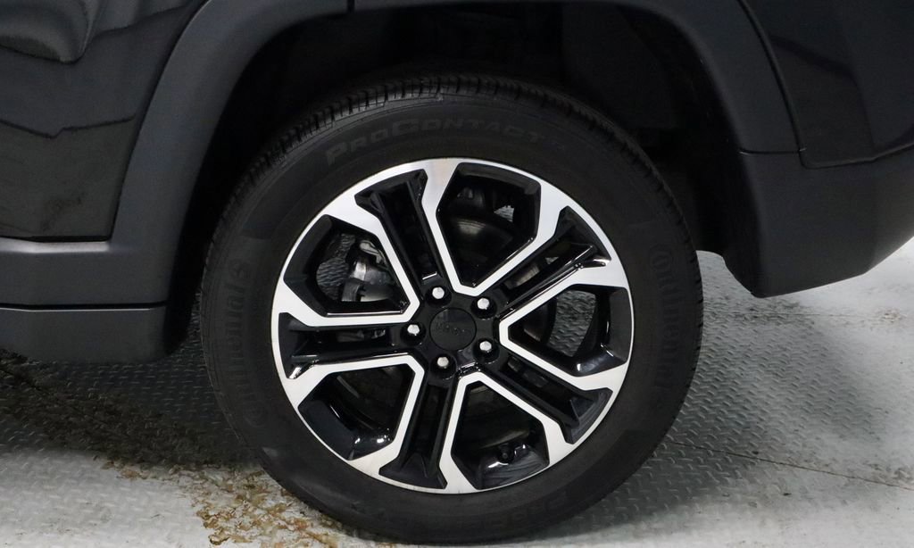 Used 2023 Jeep Compass Limited AWD/4WD image 18